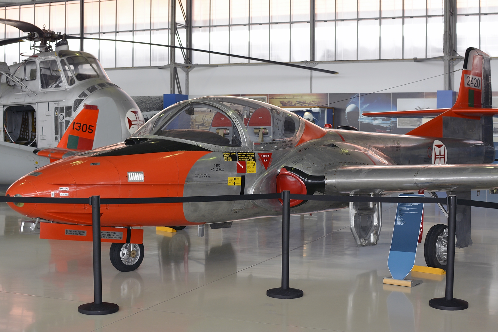 2420 (40745) 1962 Cessna T-37C Tweety Bird (318C)