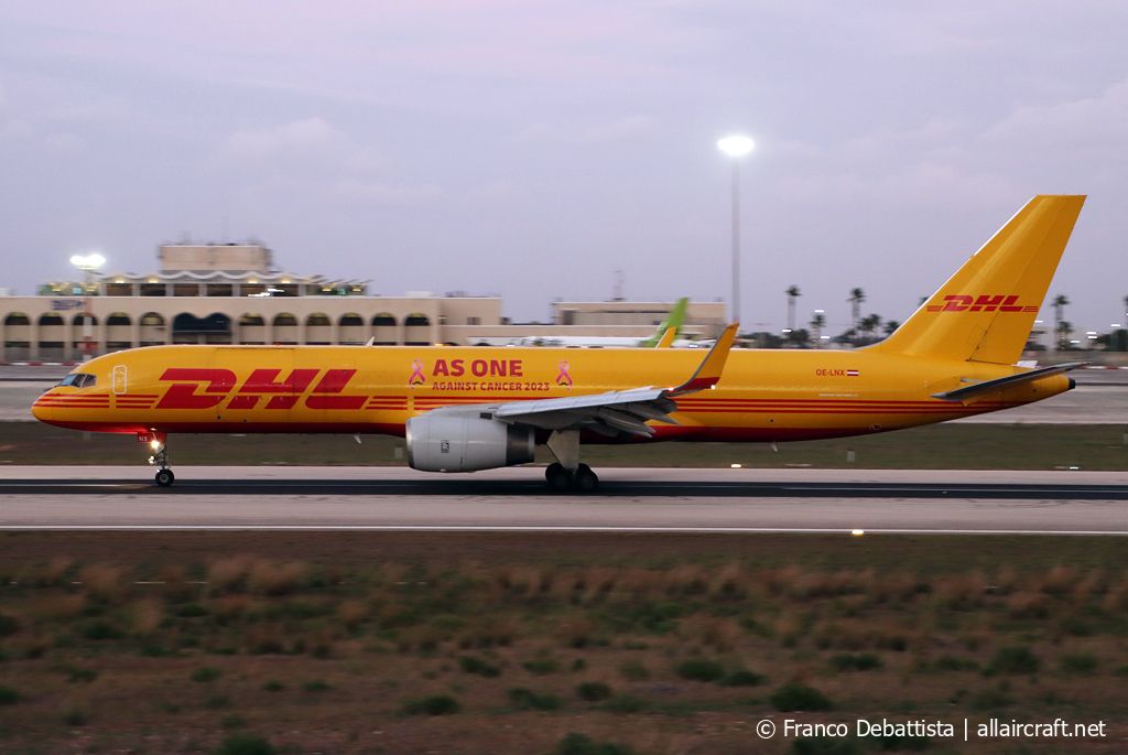 OE-LNX (29589) 1998 Boeing 757-223(PCF)(WL)