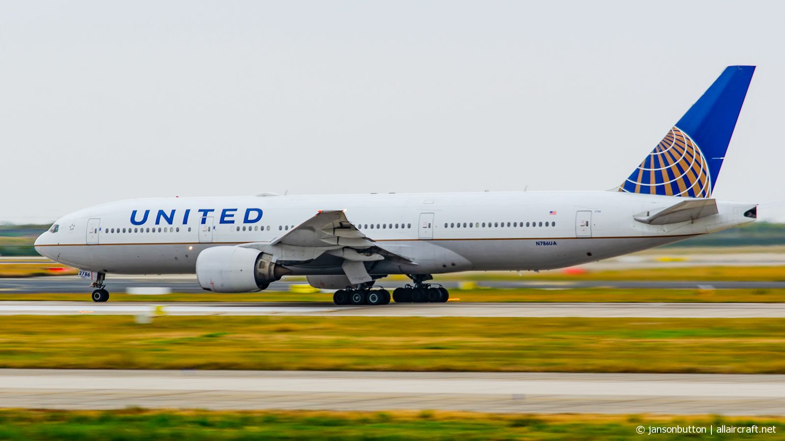 N786UA (26938) 1997 Boeing 777-222(ER)