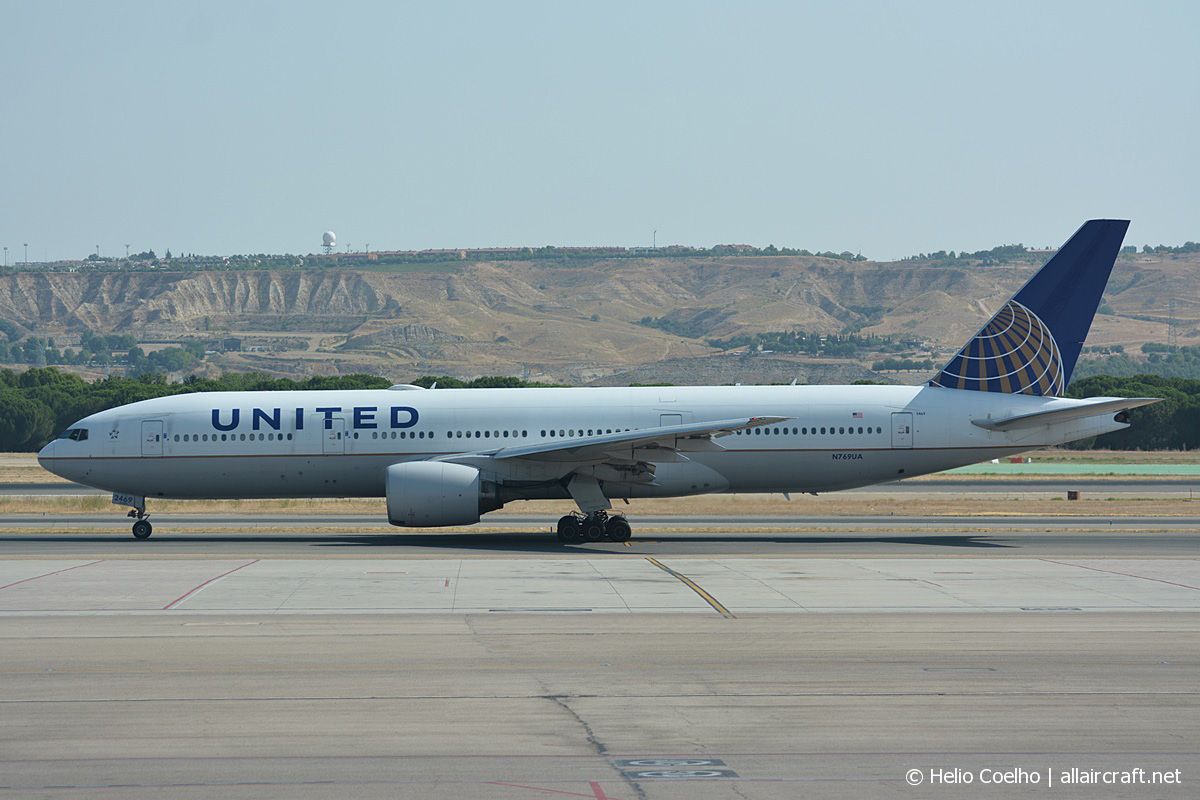 N769UA (26921) 1995 Boeing 777-222