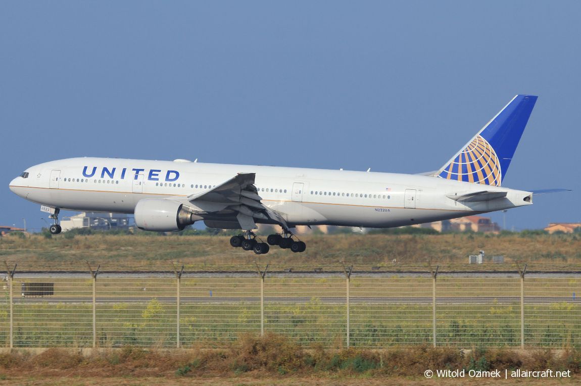 N222UA (30553) 2001 Boeing 777-222(ER)