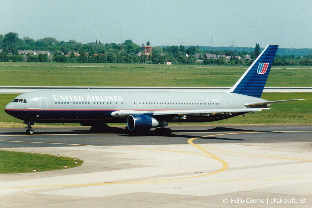 N647UA (25284) 1992 Boeing 767-322ER