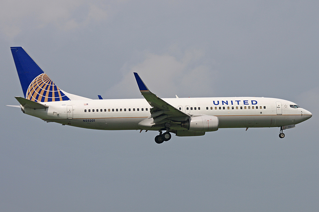 N25201 (28958) 1999 Boeing 737-824(WL)