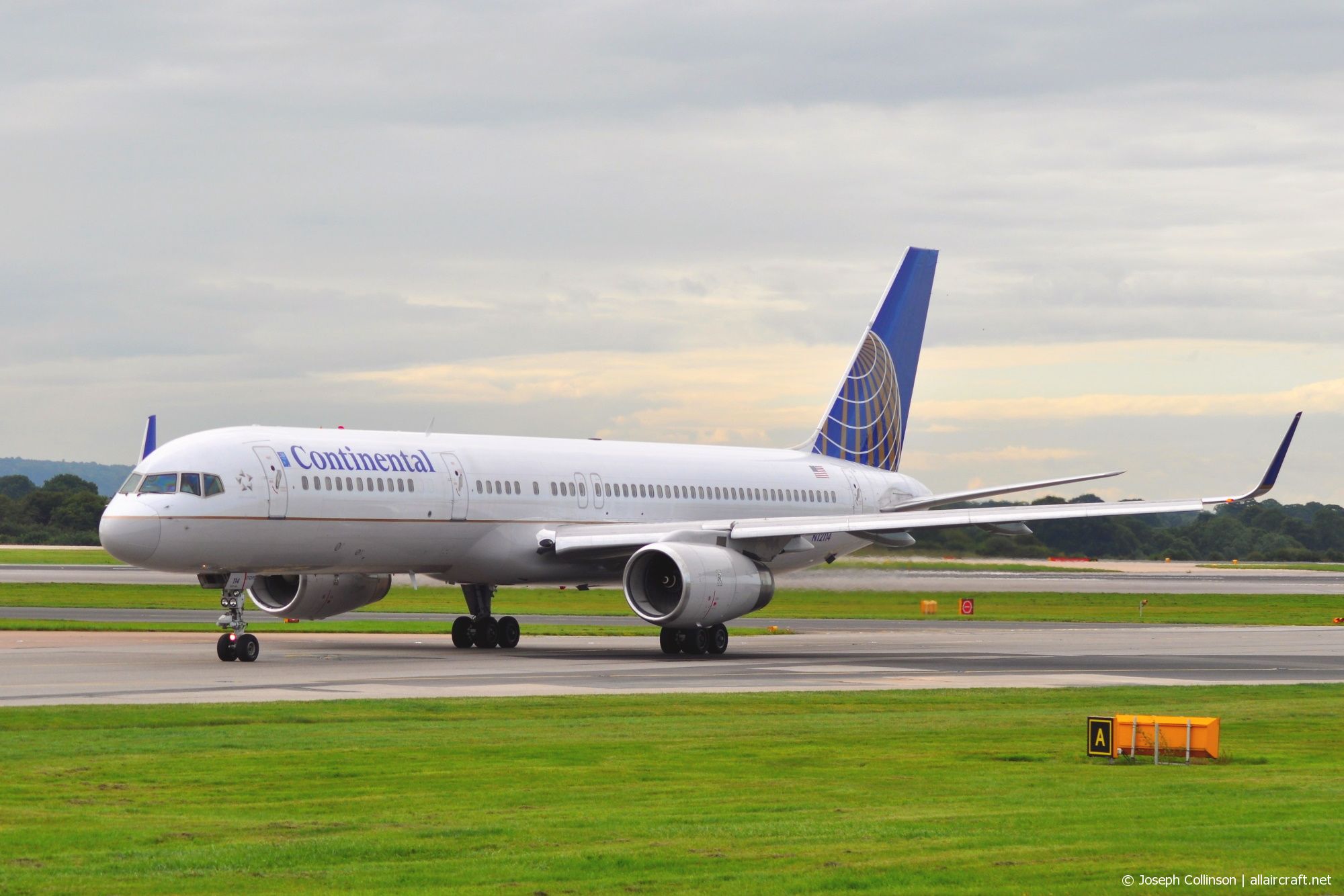 N12114 (0027556) Boeing 757-224