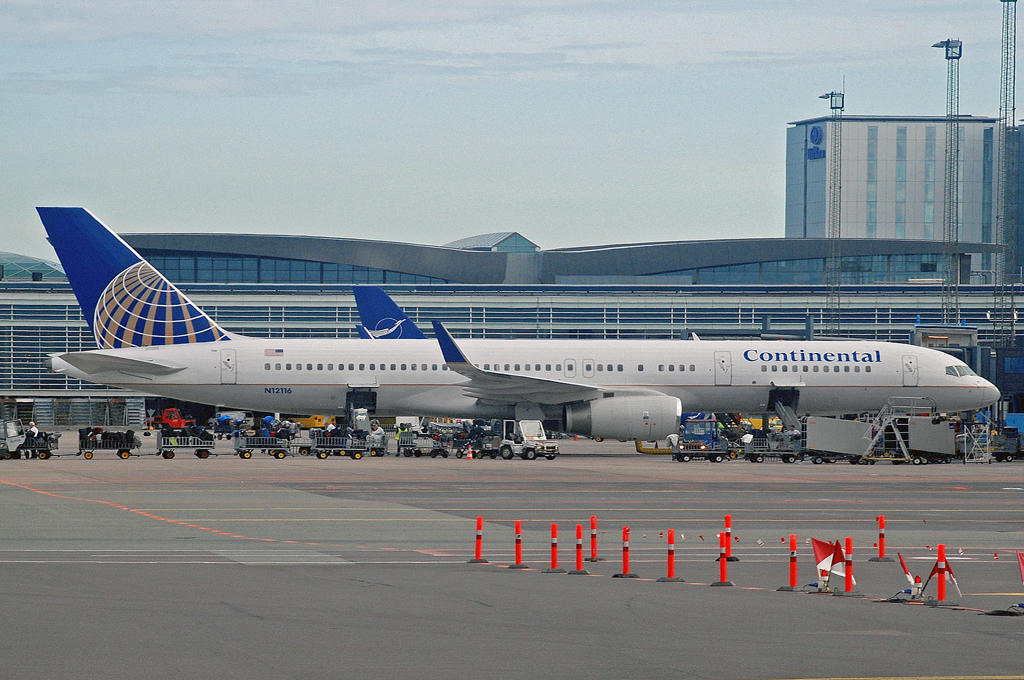 N12116 (27558) 1996 Boeing 757-224(WL)