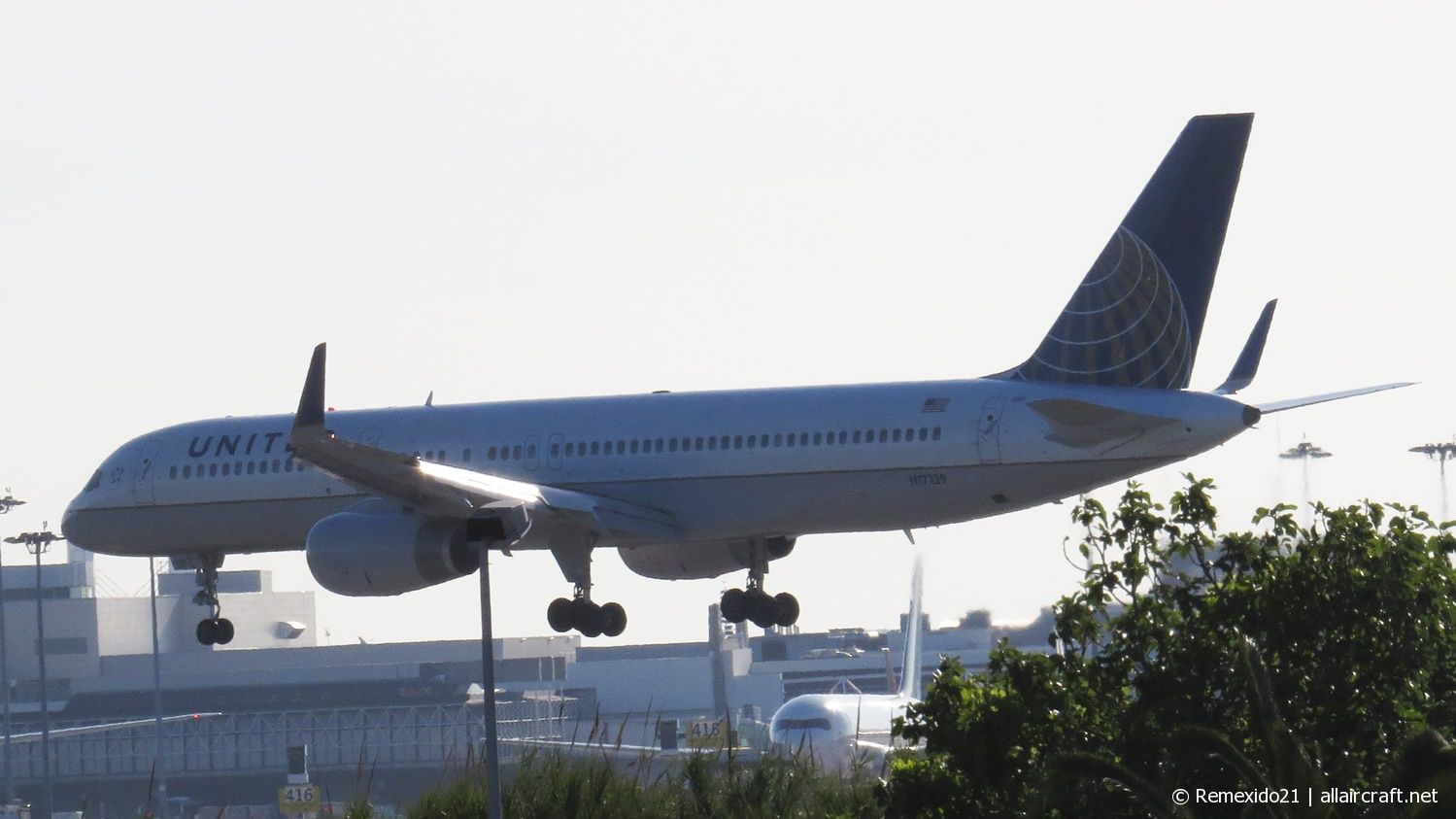 N17139 (30352) 2000 Boeing 757-224(WL)