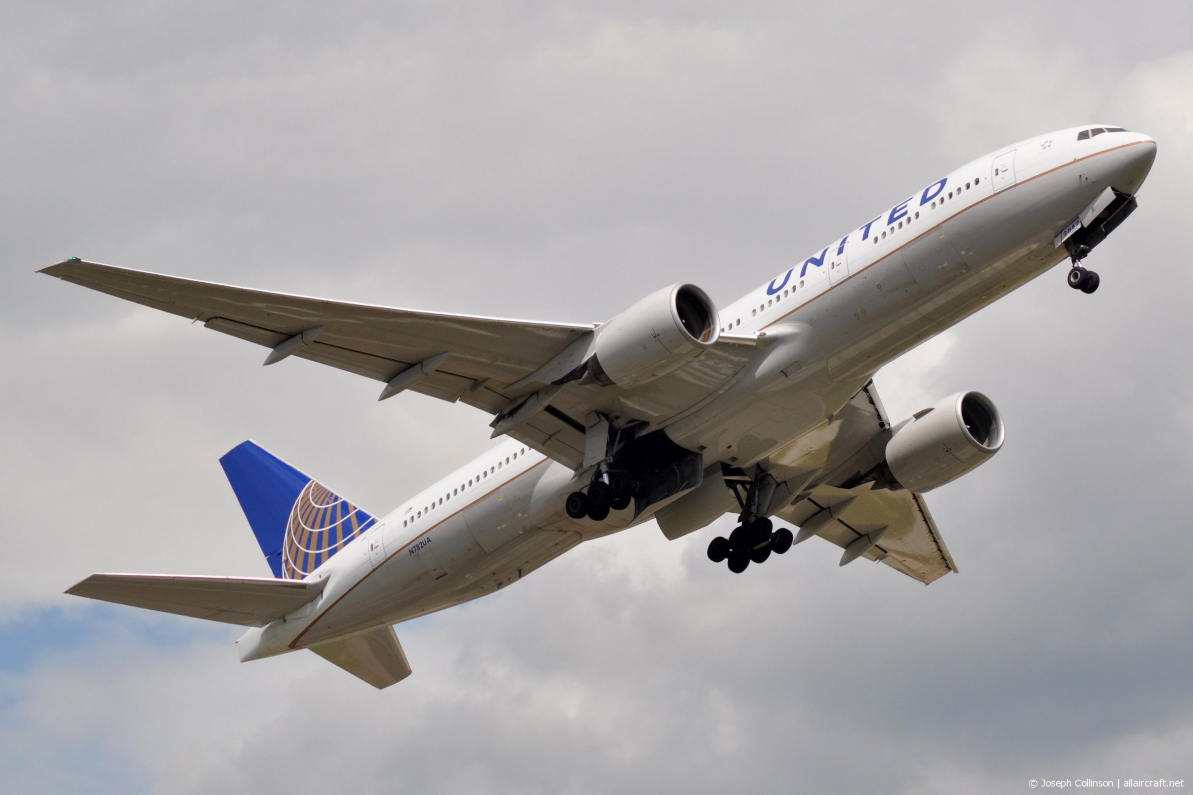 N782UA (26948) 1997 Boeing 777-222(ER)