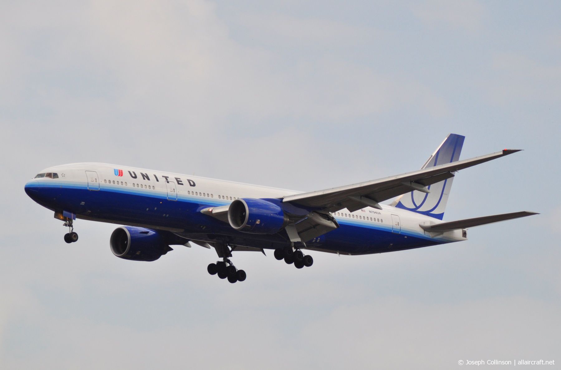 N794UA (26953) 1997 Boeing 777-222(ER)