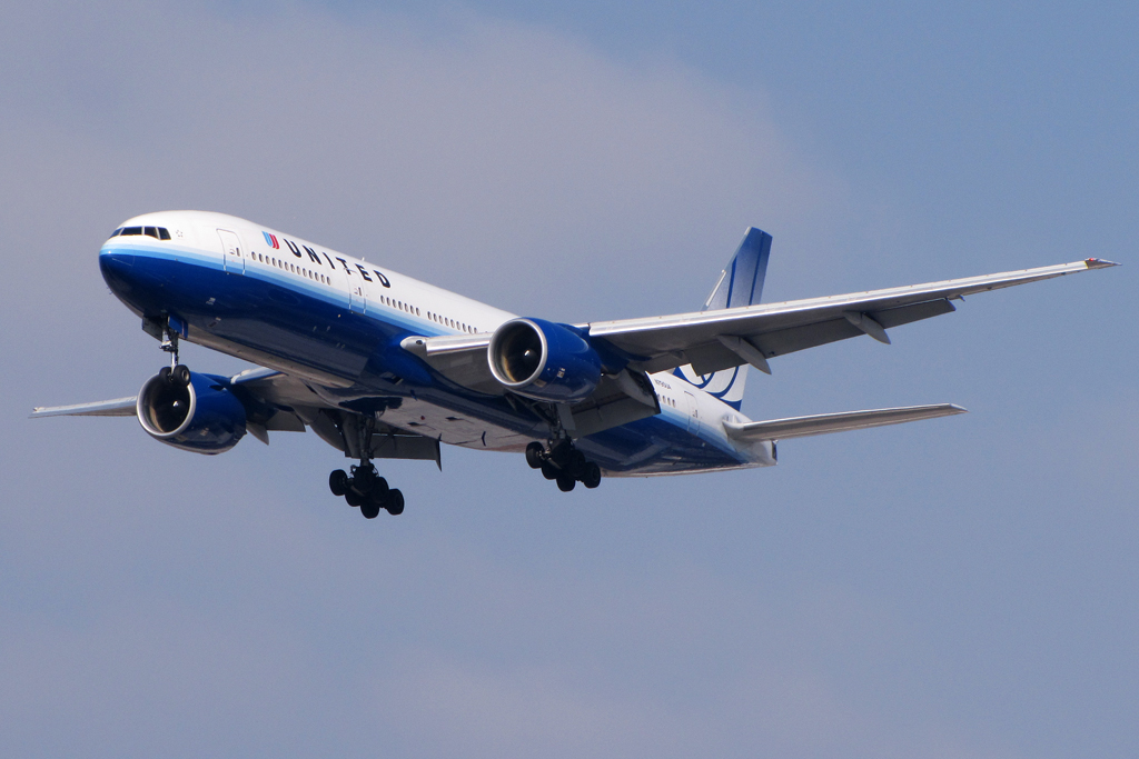 N795UA (26927) 1997 Boeing 777-222(ER)