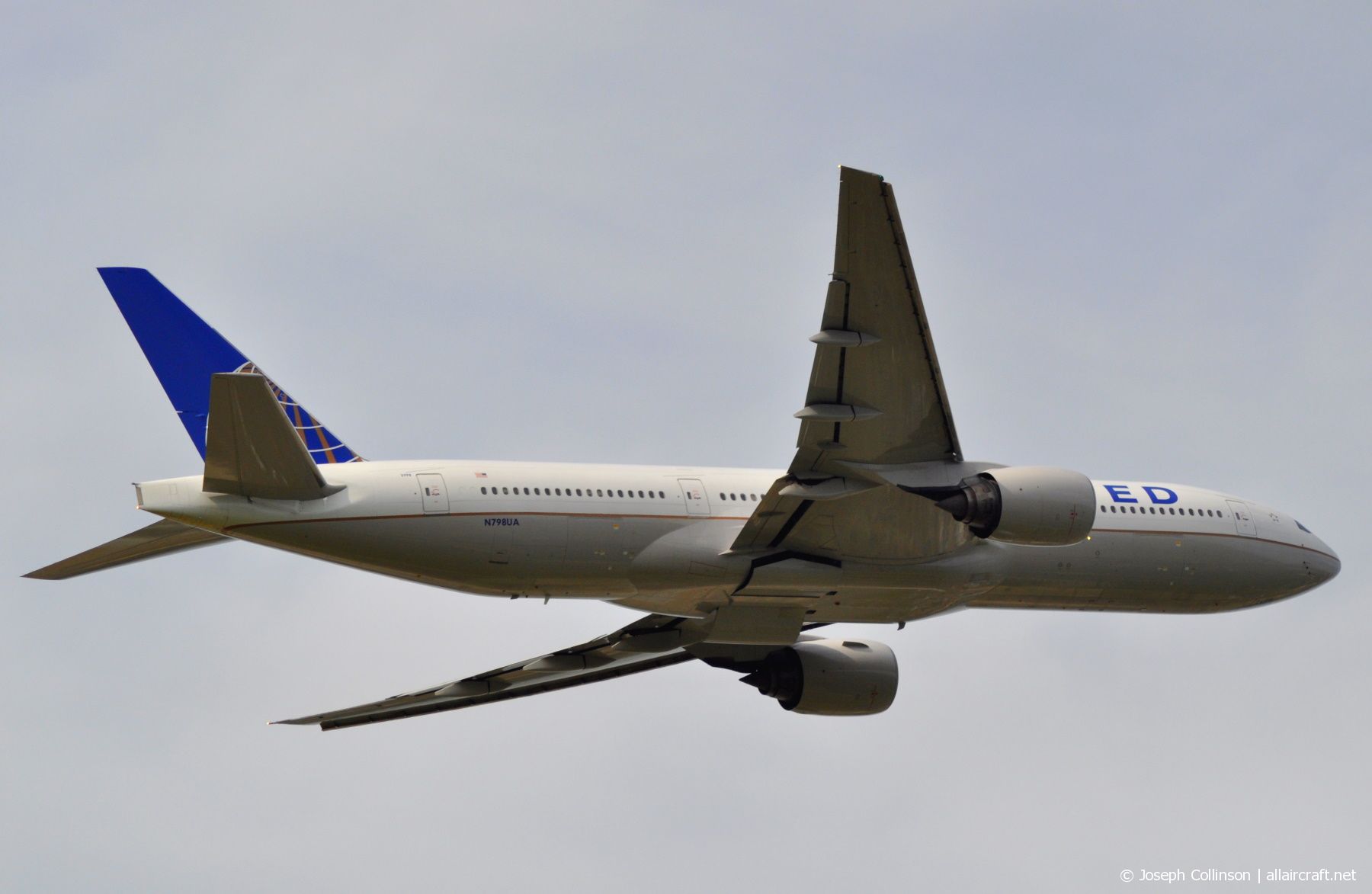 N798UA (26928) 1998 Boeing 777-222(ER)