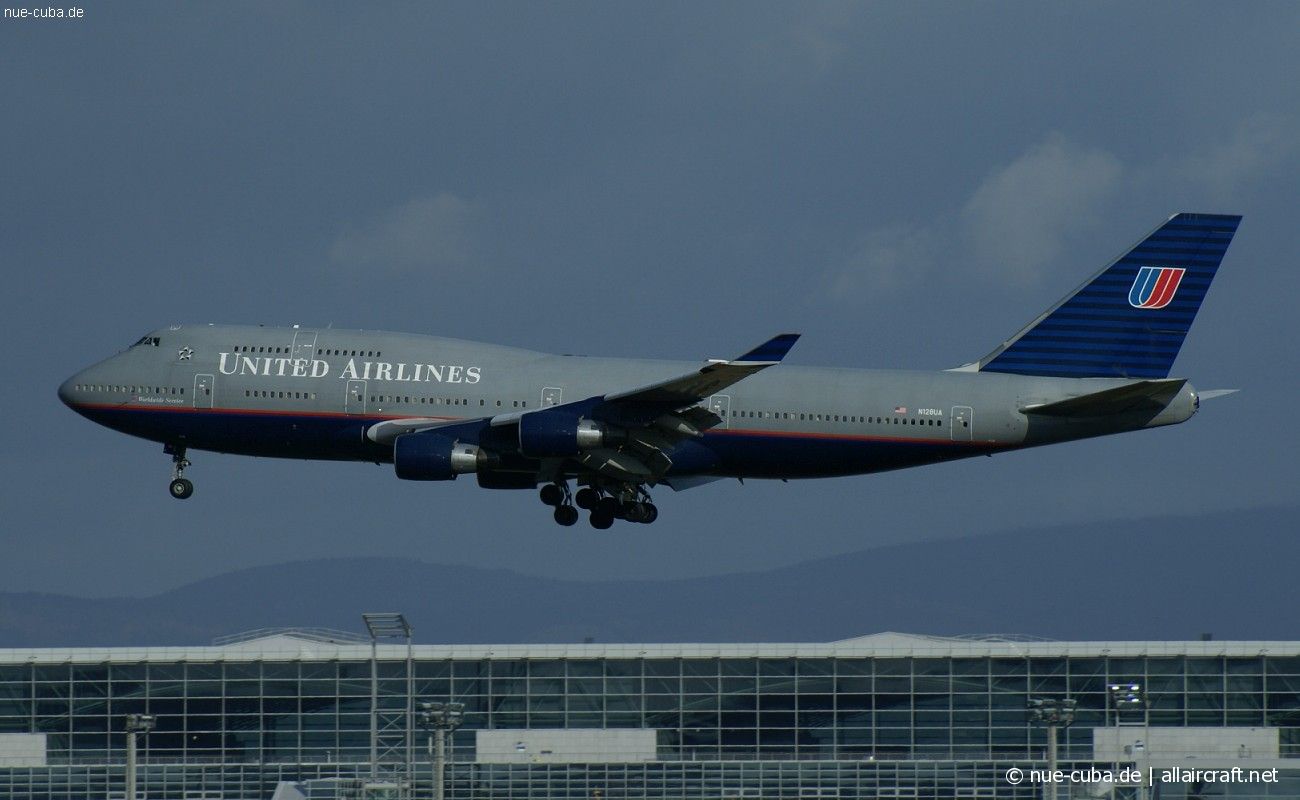 N128UA (30023) 2000 Boeing 747-422