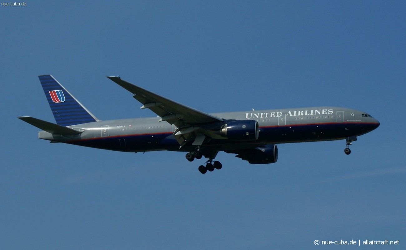 N227UA (30555) 2001 Boeing 777-222(ER)