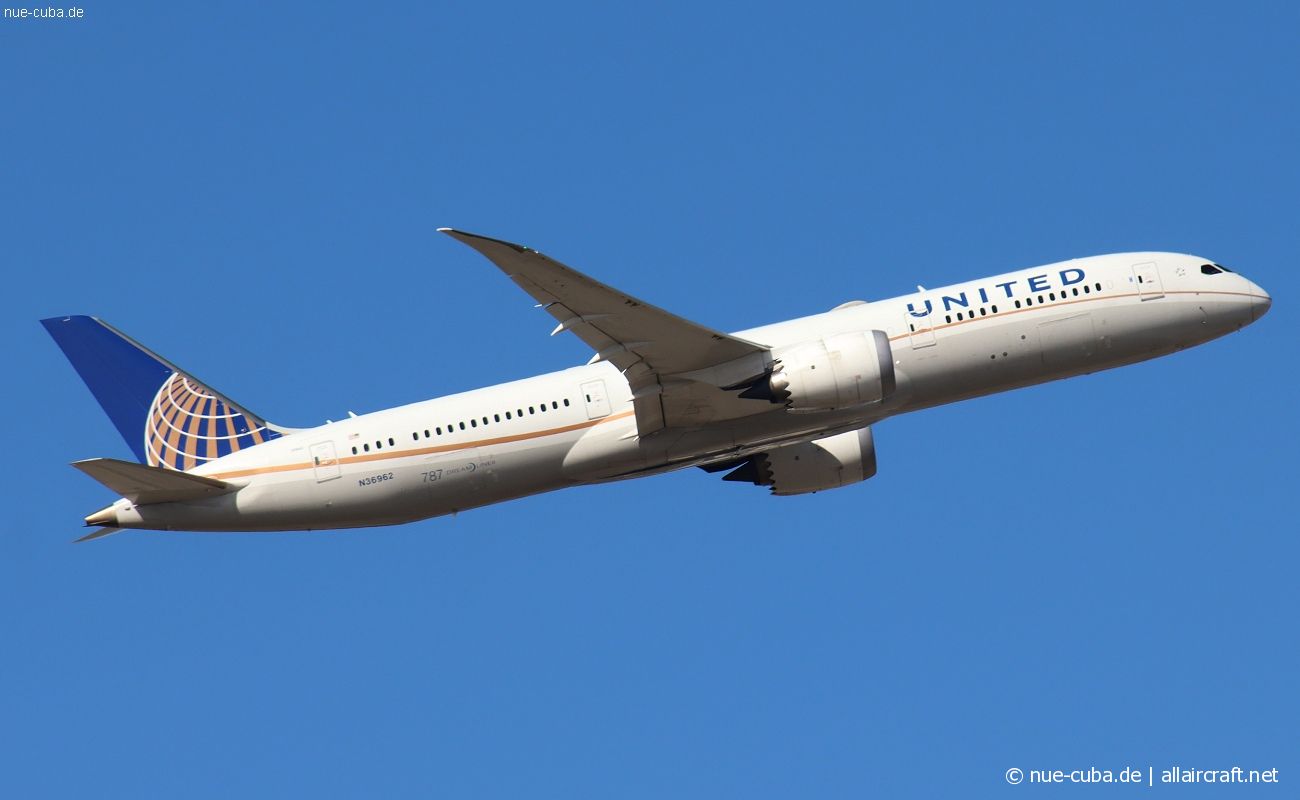 N36962 (35880) 2015 Boeing 787-9 Dreamliner