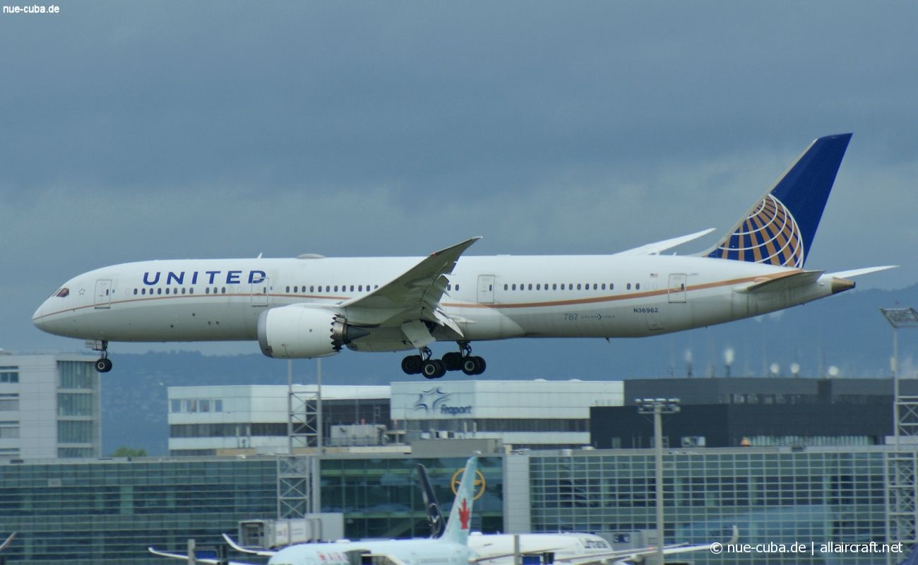 N36962 (35880) 2015 Boeing 787-9 Dreamliner