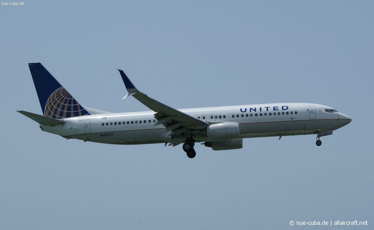 N38257 (30612) 2000 Boeing 737-824(WL)