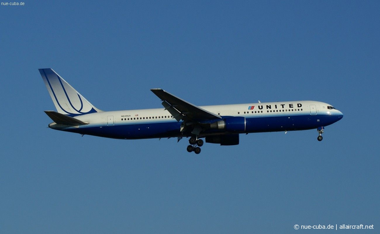 N649UA (25286) 1992 Boeing 767-322(ER)