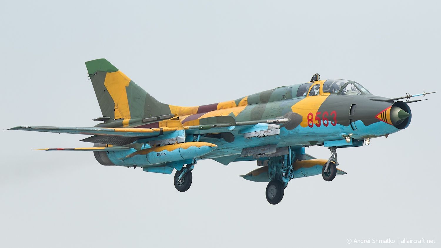8563 (17532373610) Sukhoi Su-22UM3K