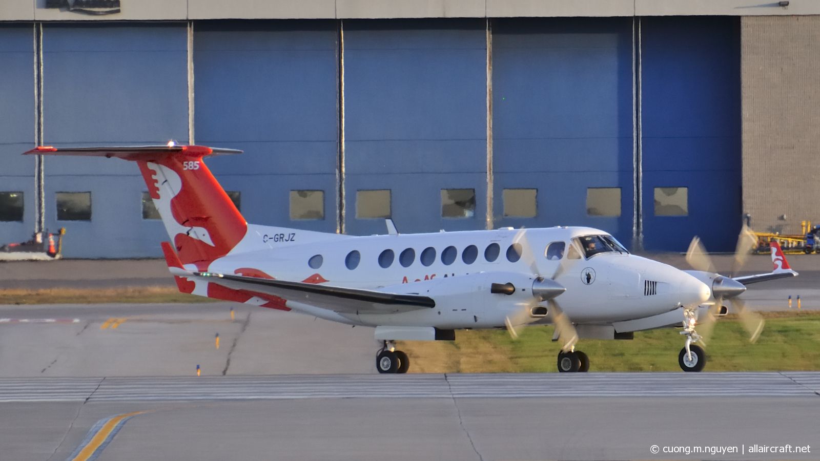 C-GRJZ (FL-285) 2000 Beechcraft B300