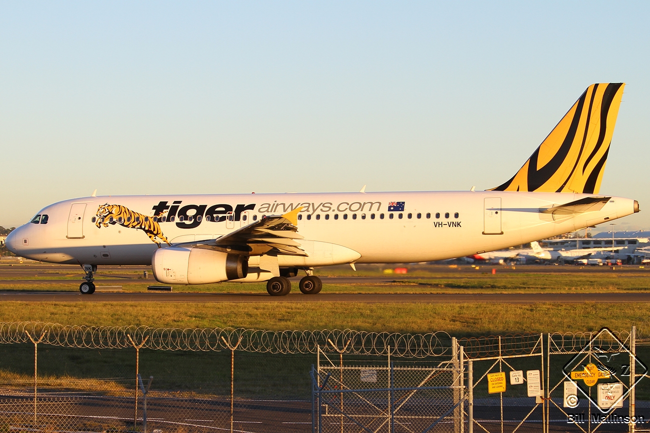 VH-VNK · Airbus A320-232 · (SYD / YSSY)