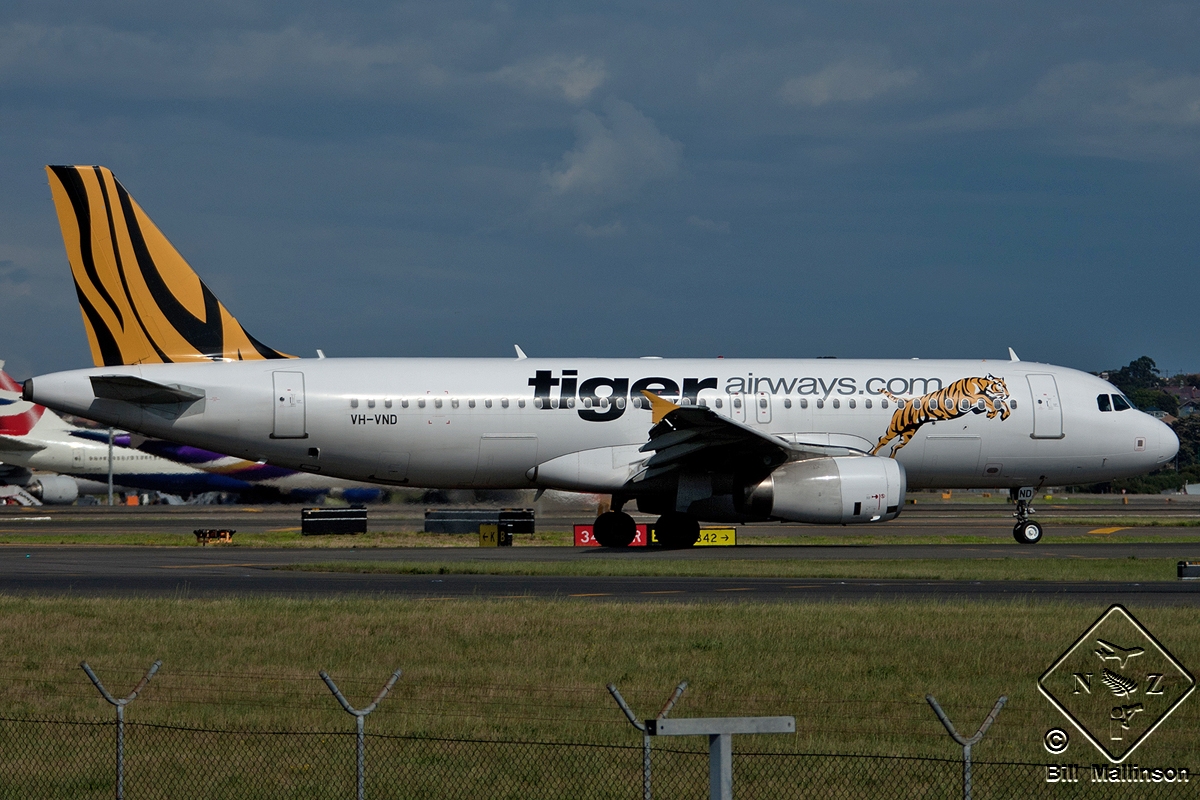 VH-VND, (cn 3296), Airbus A320-232