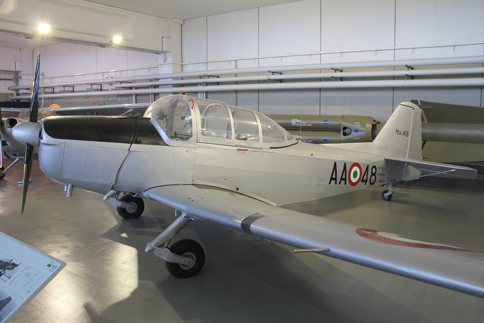 MM53762 / AA-48 Aermacchi M-416