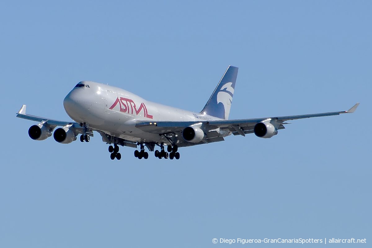TF-AMM (25700) 1993 Boeing 747-4H6(BDSF)