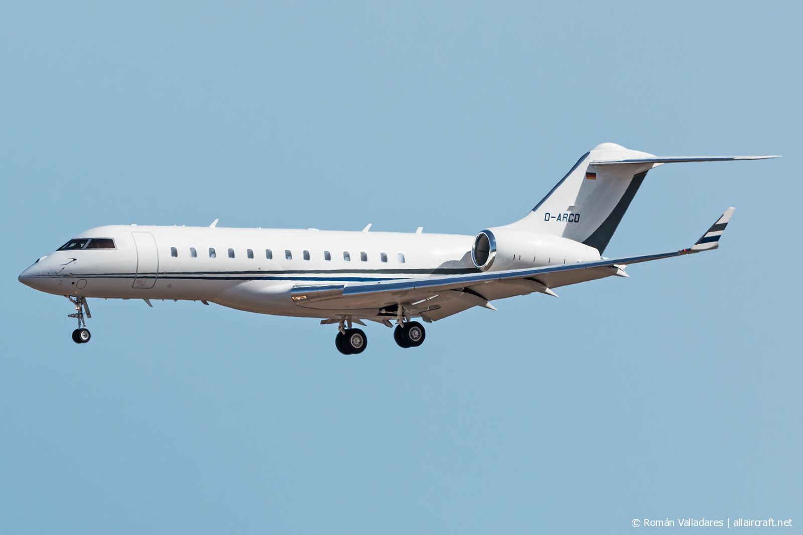 D-ARCO (9811) 2017 Bombardier BD-700-1A10 Global 6000