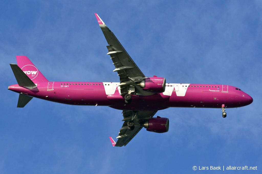TF-SKY (7694) 2017 Airbus A321-253N