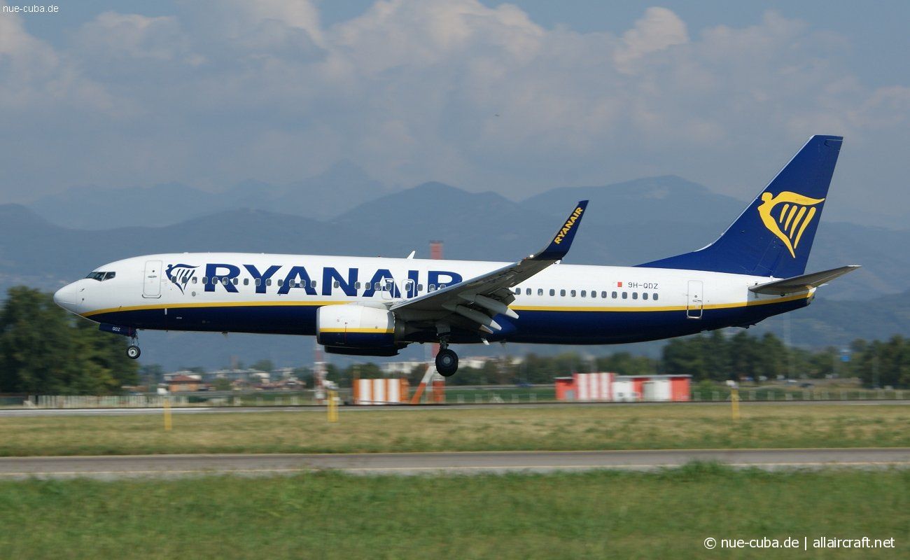 9H-QDZ (44788) 2017 Boeing 737-8AS(WL)