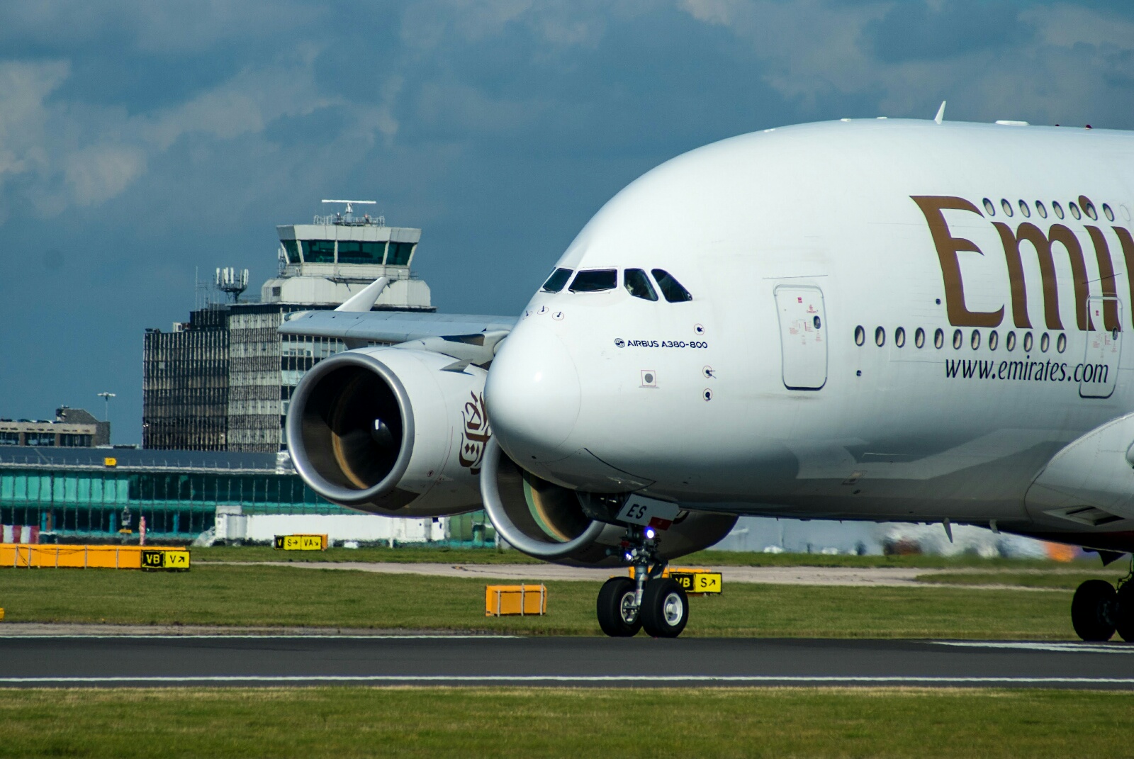 A6-EES (140) 2013 Airbus A380-861