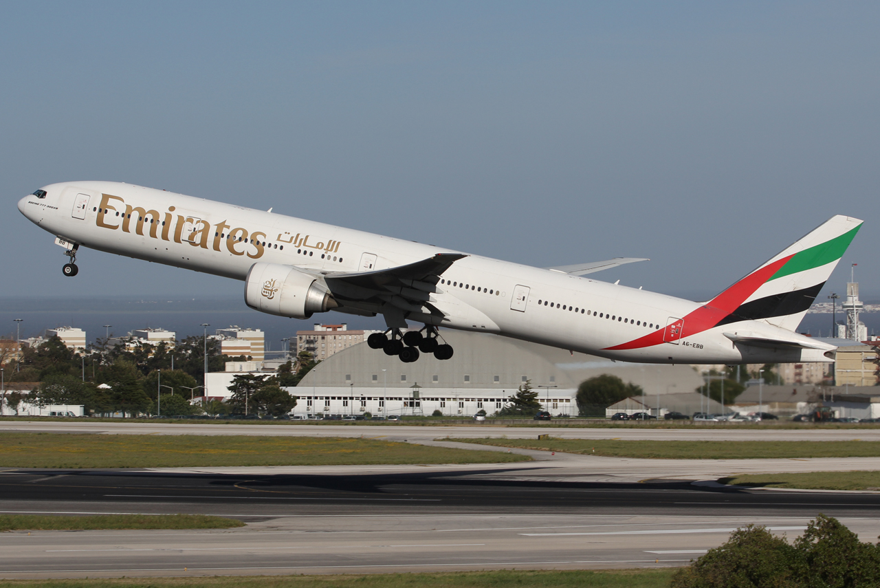 A6-EBB (32789) 2005 Boeing 777-36N(ER)