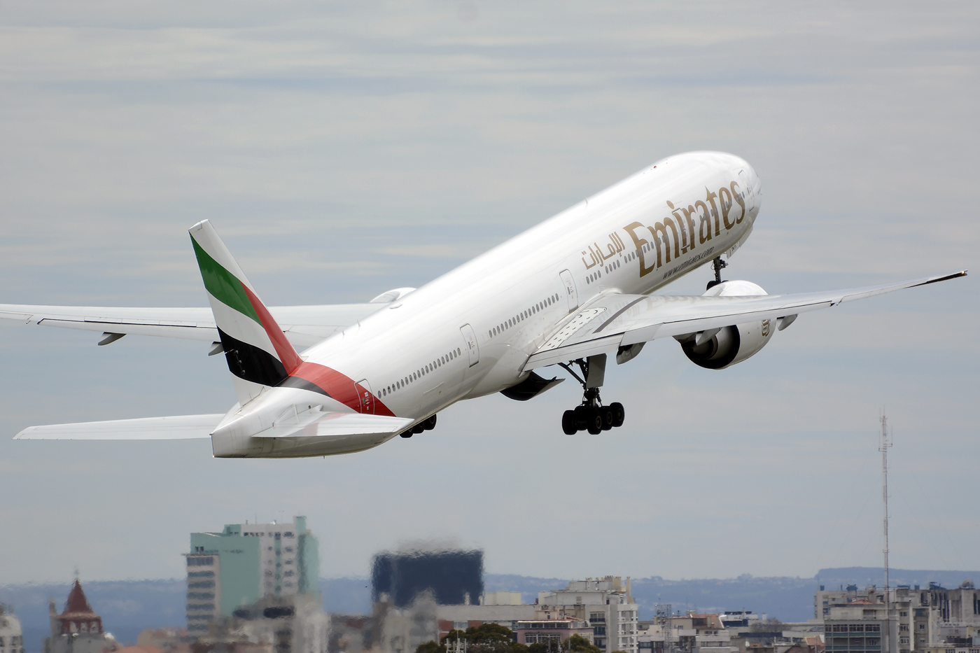 A6-ENM (41359) 2013 Boeing 777-31H(ER)
