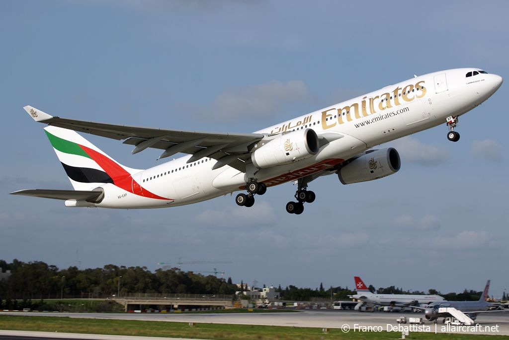 A6-EAP (525) 2003 Airbus A330-243