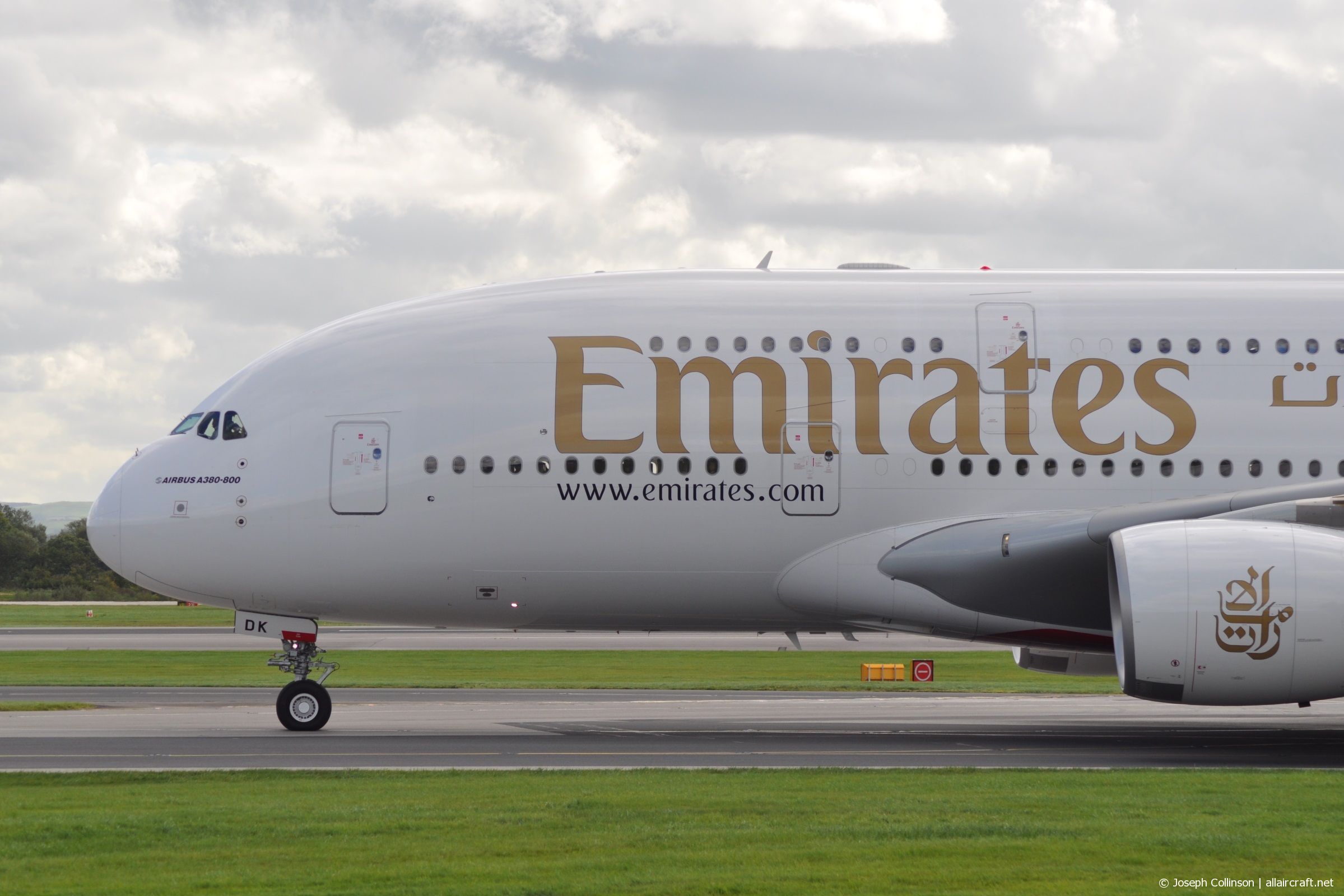 A6-EDK (030) 2010 Airbus A380-861