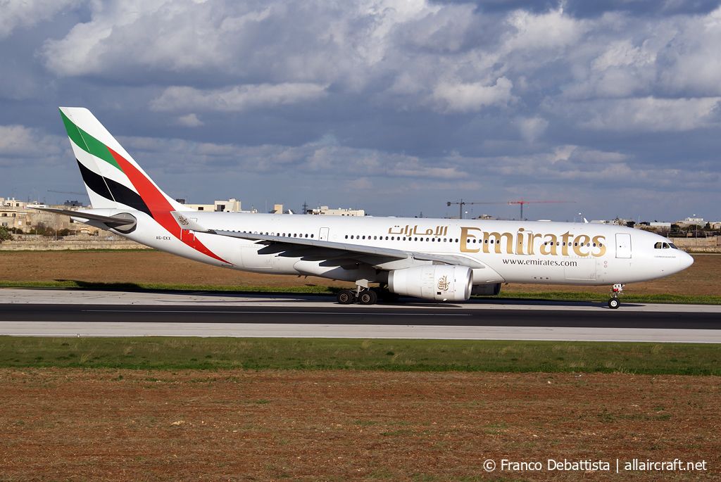 A6-EKX (326) 2000 Airbus A330-243