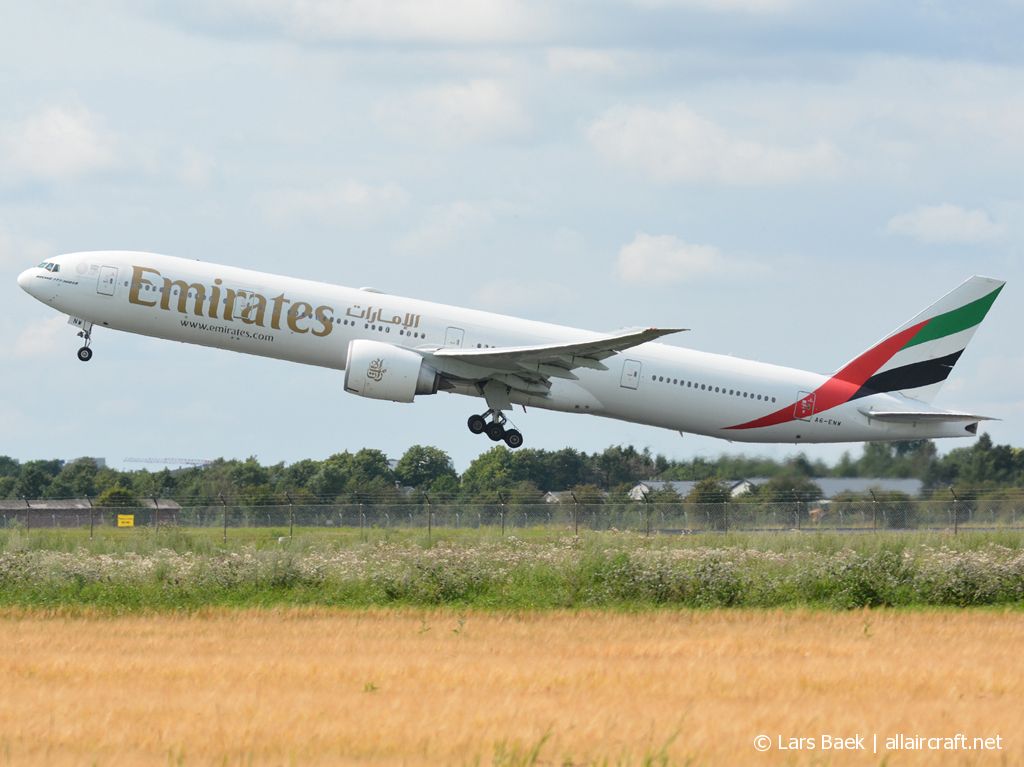 A6-ENW (41369) 2014 Boeing 777-31H(ER)