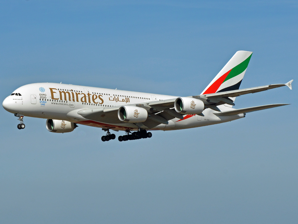 A6-EOS (203) 2015 Airbus A380-861
