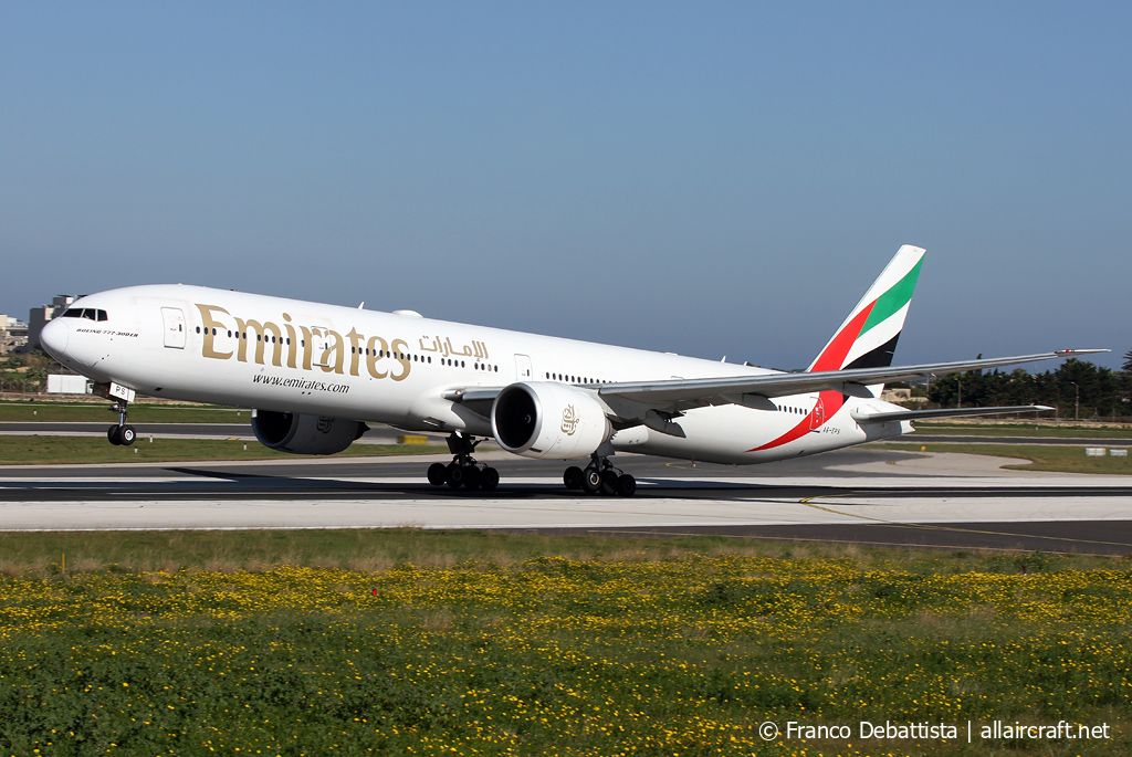 A6-EPS (42338) 2016 Boeing 777-31HER