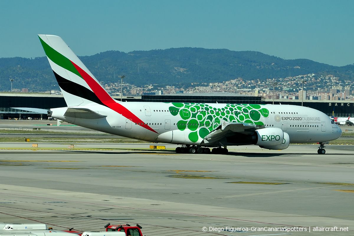 A6-EEW (153) 2014 Airbus A380-861