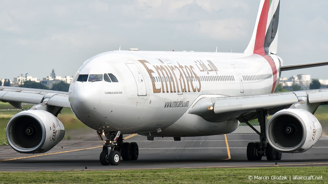 A6-EAI (437) 2001 Airbus A330-243