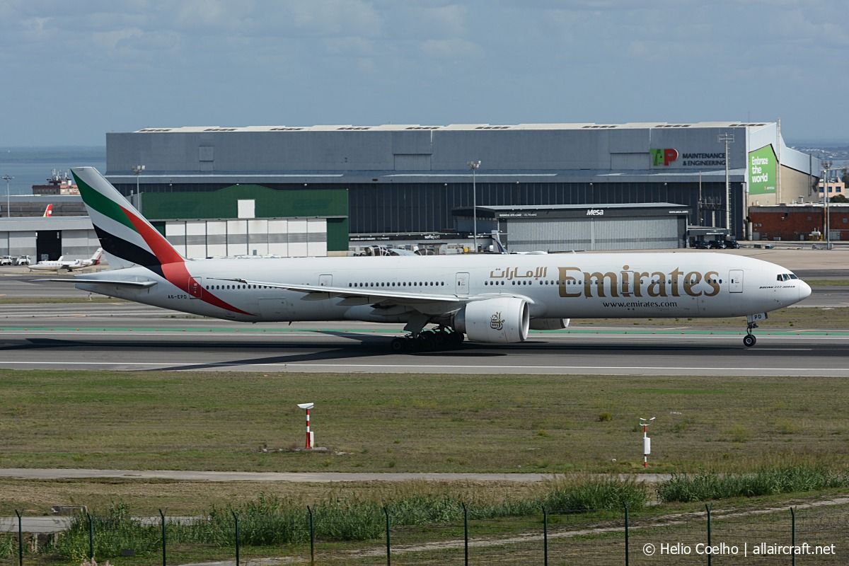 A6-EPD (42323) 2015 Boeing 777-31H/ER