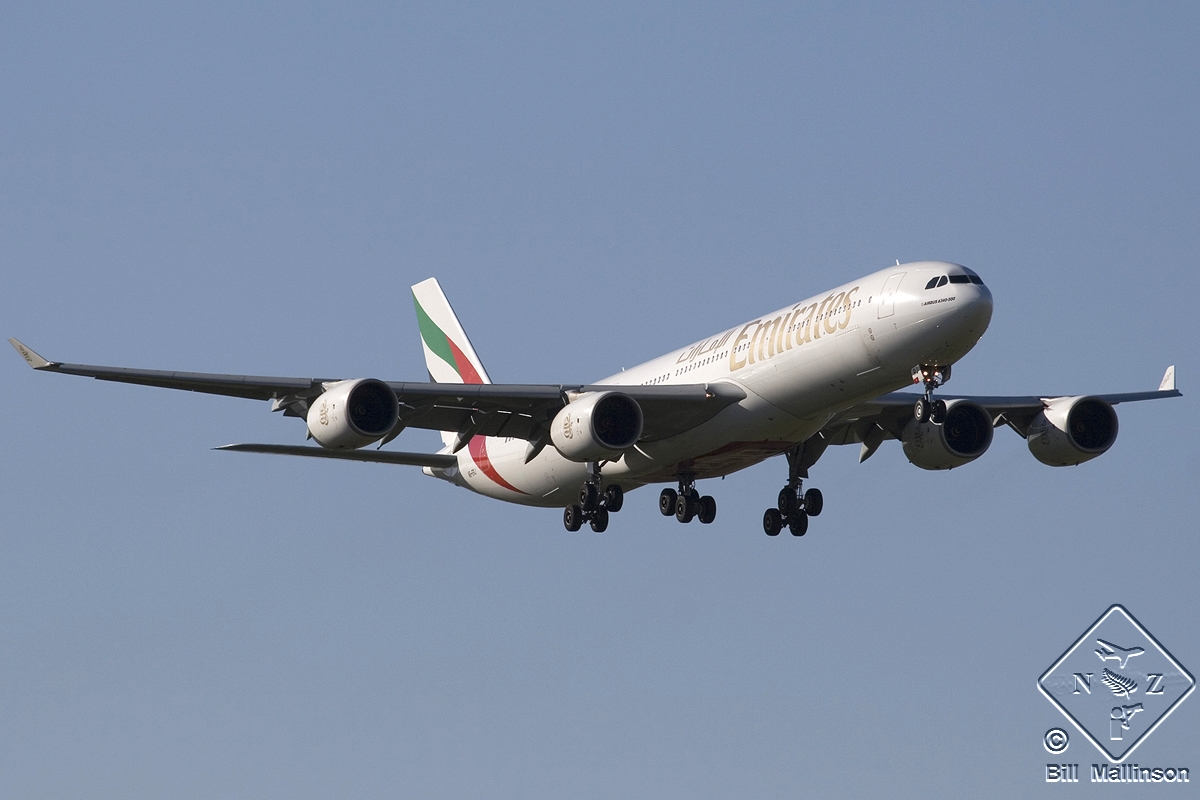 A6-ERJ (694) 2005 Airbus A340-541