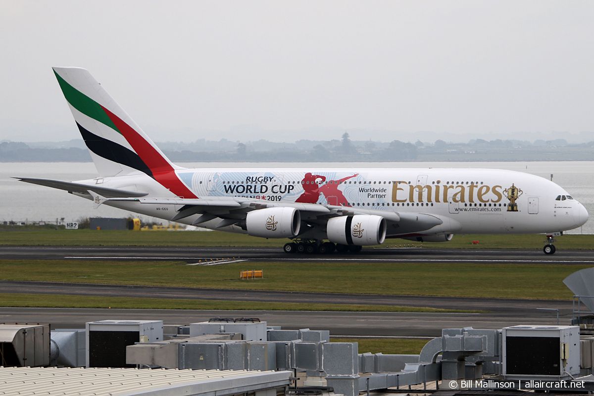 A6-EEU (147) 2013 Airbus A380-861
