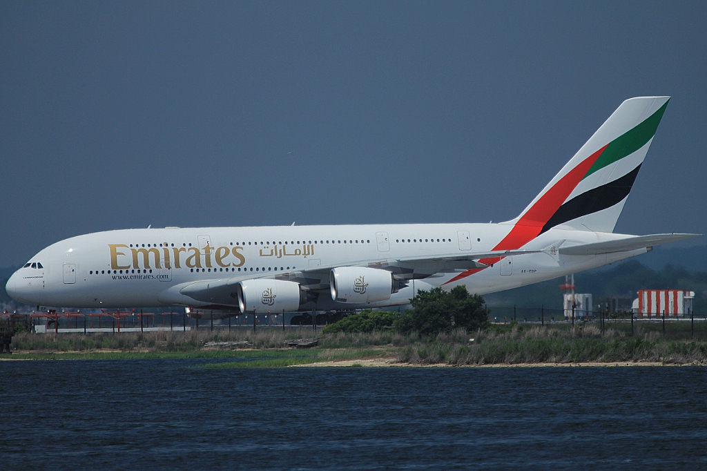 A6-EDP (077) 2011 Airbus A380-861