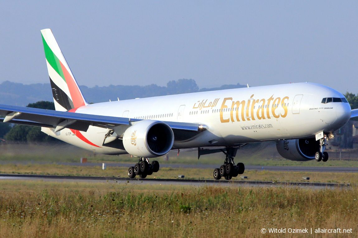 A6-EPM (42332) 2016 Boeing 777-31H ER