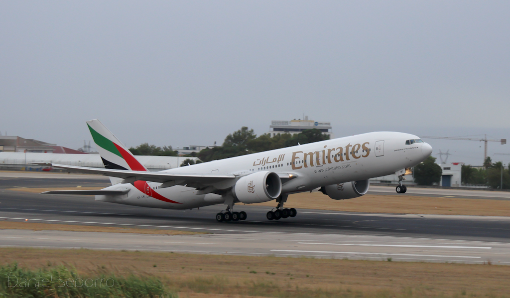 A6-ENI (41087) 2013 Boeing 777-31H(ER)