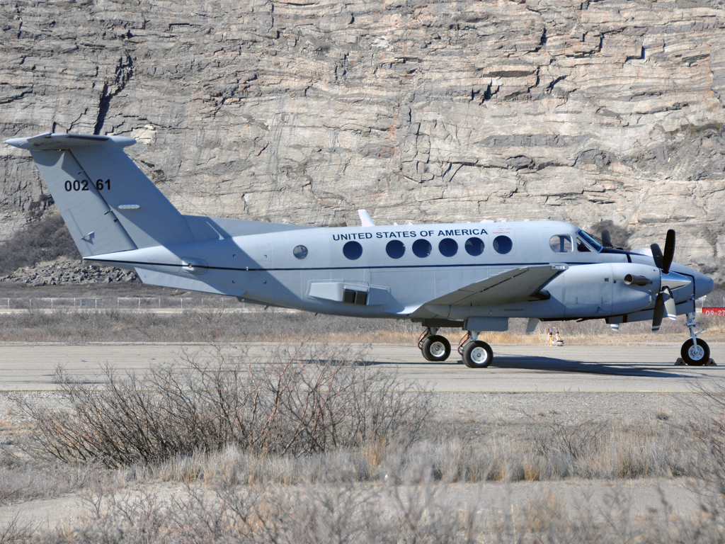10-00261 (BL-169) Beechcraft C-12V Huron