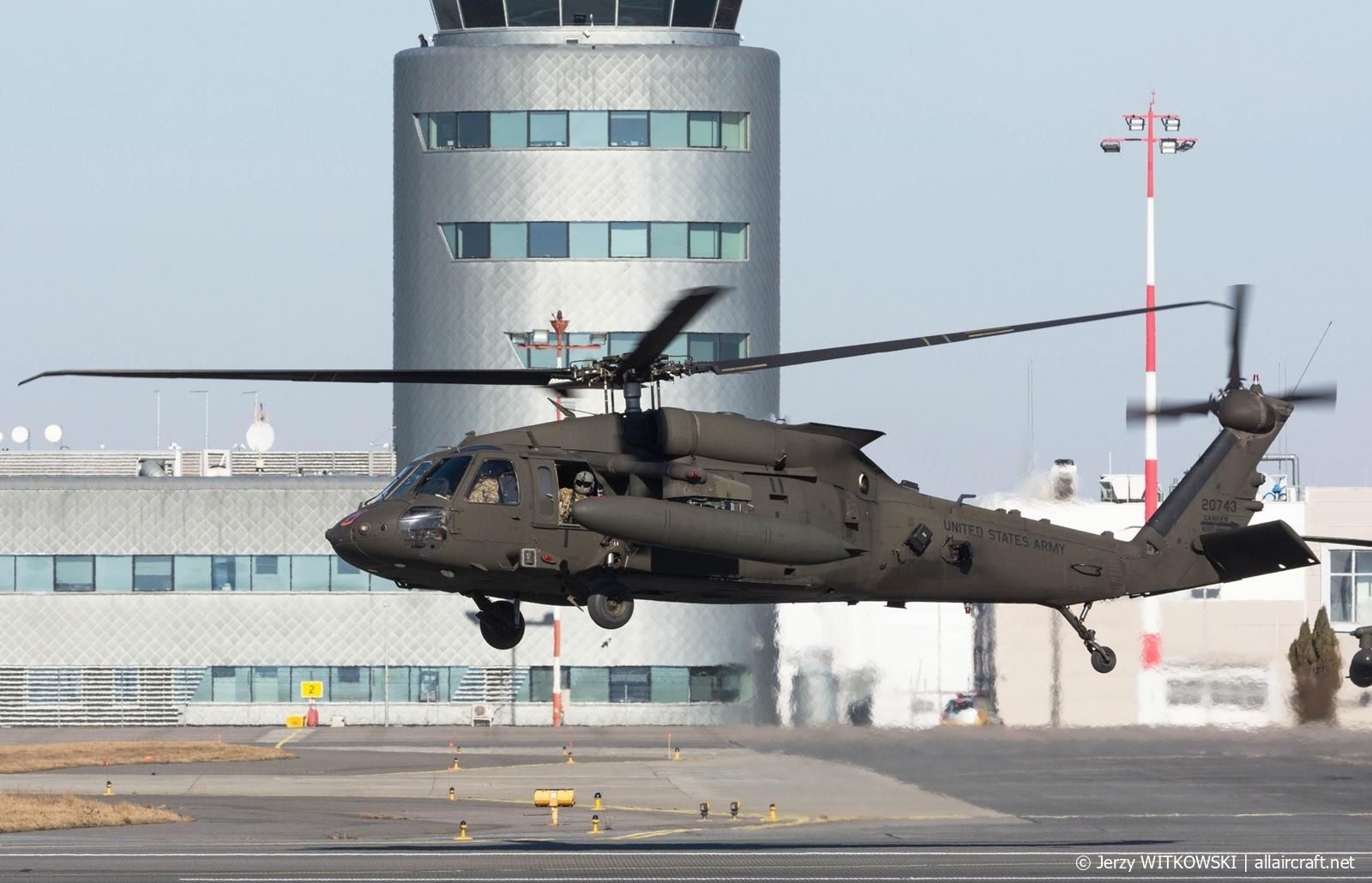 15-20743 Sikorsky UH-60M Black Hawk
