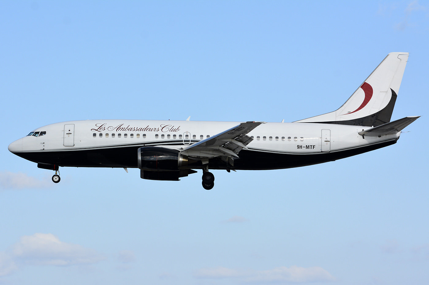 9H-MTF (23774) 1987 Boeing 737-329