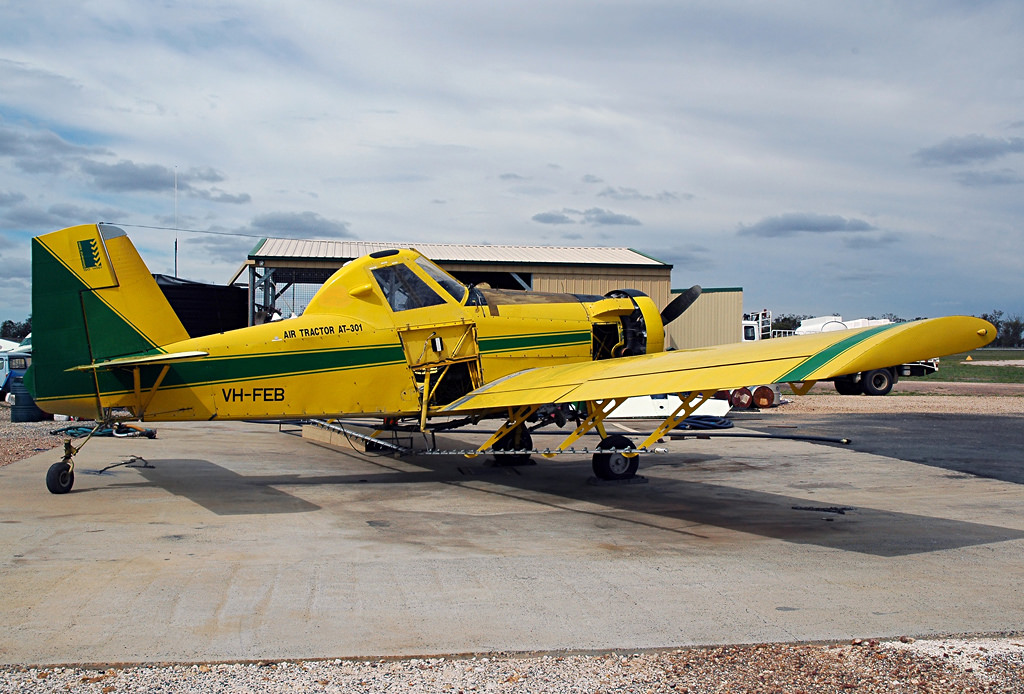 VH-FEB (301-0470) 1982 Air Tractor AT-301